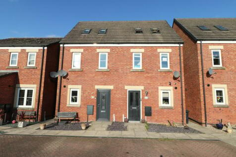 3 bedroom town house for sale