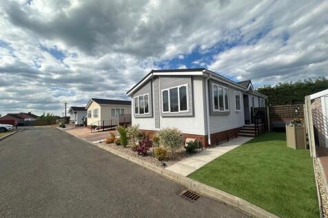2 bedroom park home for sale