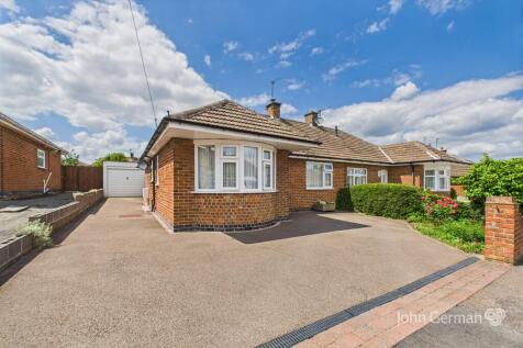 2 bedroom semi-detached bungalow for sale