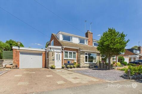 3 bedroom semi-detached house for sale