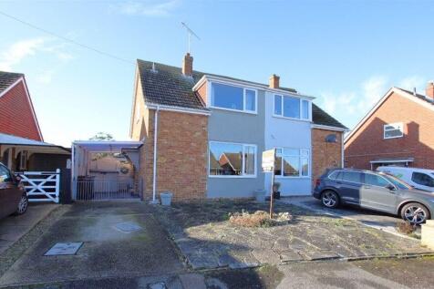 2 bedroom semi-detached house for sale