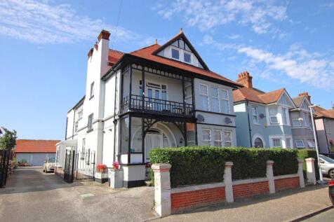 Frreland Road, Clacton on Sea, CO15 6 bed detached house for sale