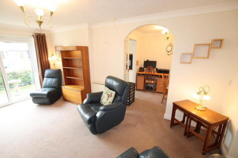 Spinnaker Close, Clacton on Sea, CO15 2 bed flat for sale