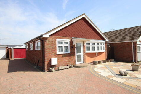 Norfolk Avenue, Clacton on Sea, CO15 2 bed bungalow for sale