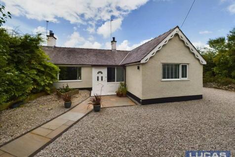 3 bedroom semi-detached bungalow for sale