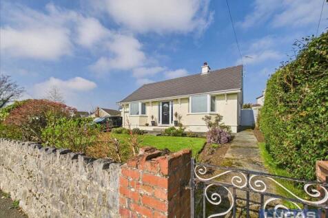 Fron Dirion, Lon Ganol, Llandegfan 3 bed detached bungalow for sale