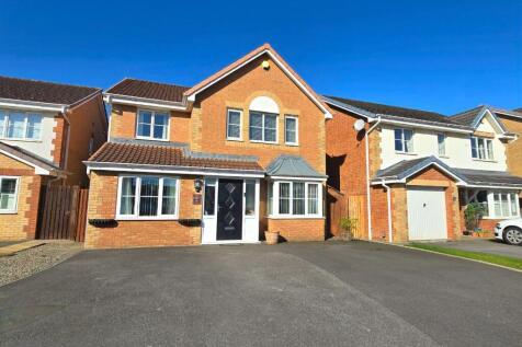6 bedroom detached house for sale