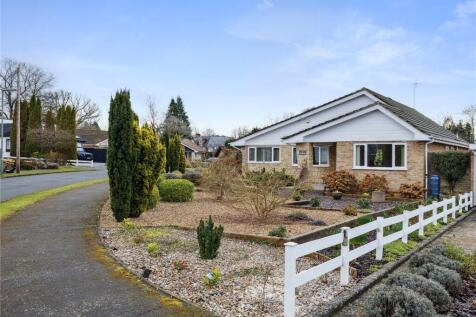 Birch Grove, Cobham, Surrey, KT11 3 bed bungalow for sale