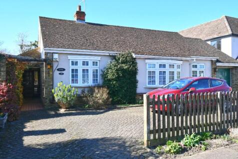 Old Nazeing Road, Broxbourne EN10 3 bed detached bungalow for sale