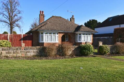 North Street, Nazeing EN9 2 bed detached bungalow for sale