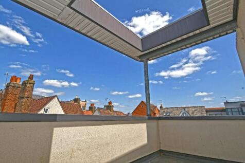3 bedroom town house for sale