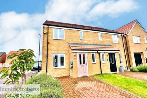 3 bedroom semi-detached house for sale