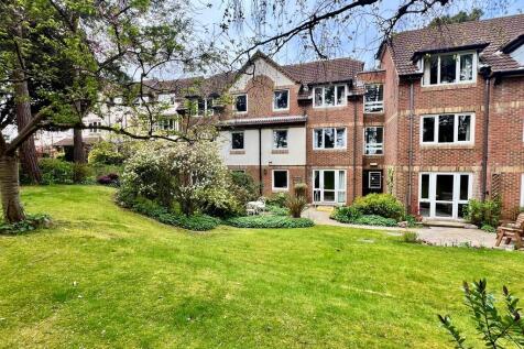 1 bedroom ground floor flat for sale