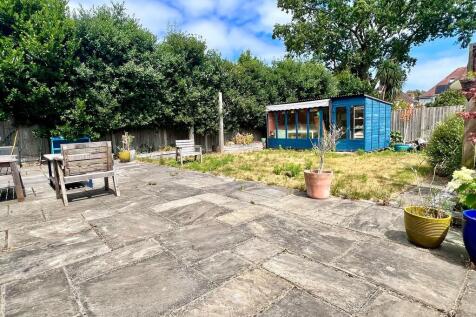 2 bedroom ground floor flat for sale