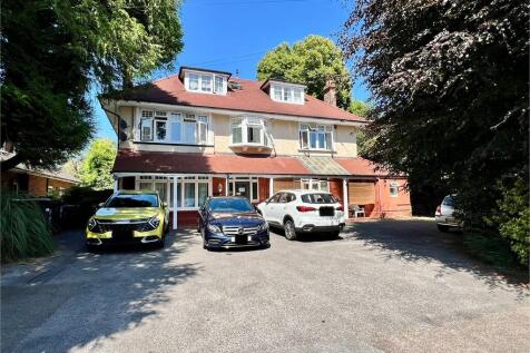 1 bedroom ground floor flat for sale