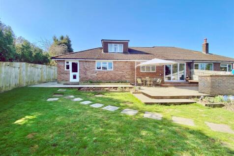 Meadow Close, Liphook 4 bed bungalow for sale