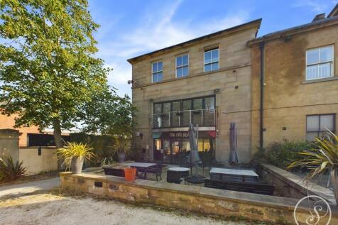 Stainbeck Lane, Leeds 2 bed flat for sale