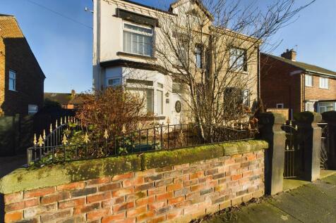 Hayes Street, Thatto Heath, St... 3 bed semi