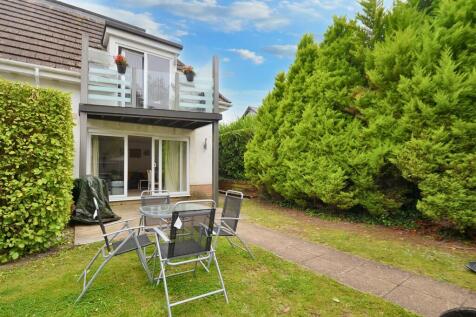 Corfe Mullen 2 bed flat for sale