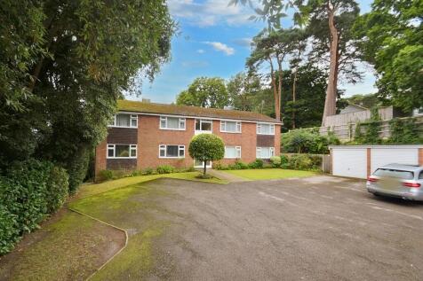 Broadstone 2 bed flat for sale