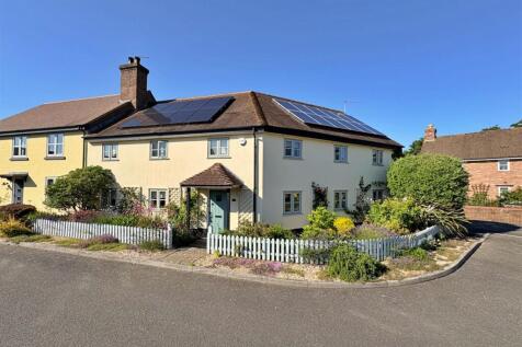 5 bedroom semi-detached house for sale