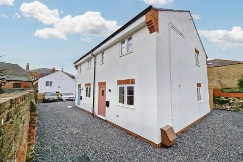 2 bedroom semi-detached house for sale