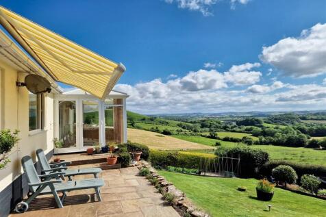 Bridport 3 bed detached bungalow for sale