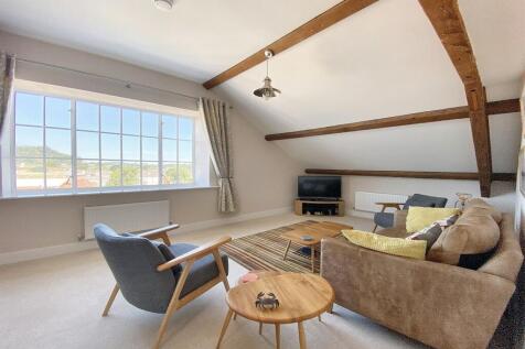 Bridport 2 bed flat for sale