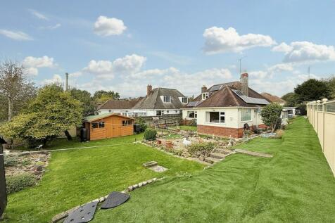 4 bedroom detached bungalow for sale