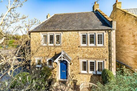 Beaminster 4 bed detached house for sale