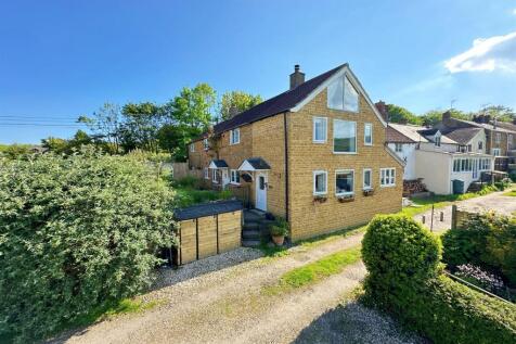 4 bedroom semi-detached house for sale