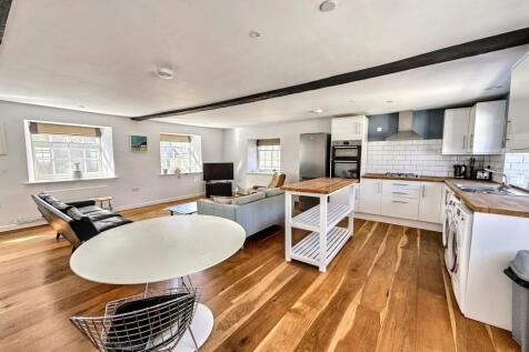 Bridport 1 bed flat for sale