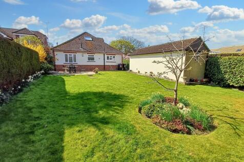 Verwood 4 bed detached bungalow for sale