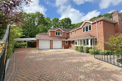 Verwood 5 bed detached house for sale