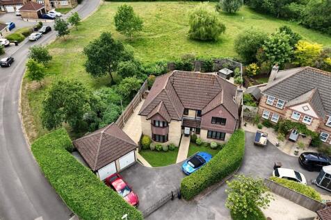 5 bedroom detached house for sale