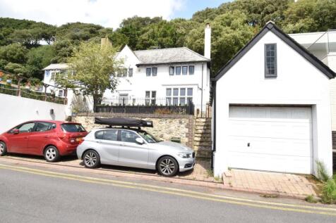 41 Radnor Cliff, Folkestone, CT20 4 bed semi