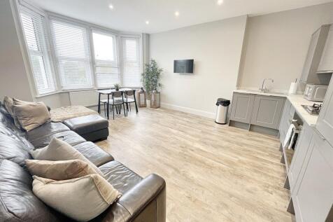 Southbourne 2 bed flat for sale