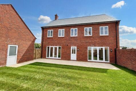 Wimborne 5 bed detached house for sale