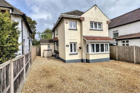 Bearwood 3 bed detached house for sale