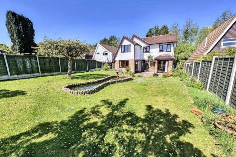 Bearwood 4 bed detached house for sale