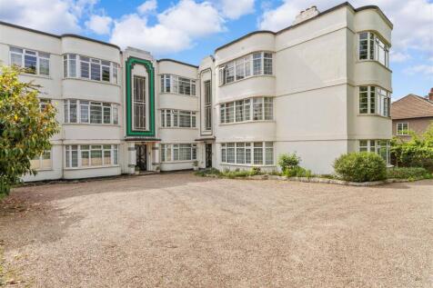 South Norwood Hill, London 2 bed flat for sale