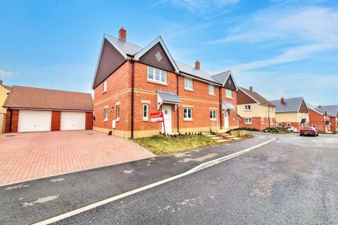 4 bedroom semi-detached house for sale