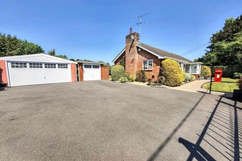 3 bedroom detached bungalow for sale