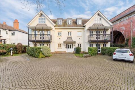 River Road, Taplow 2 bed apartment for sale