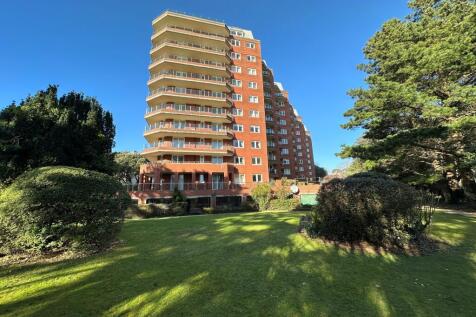 East Cliff 2 bed flat for sale