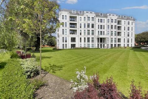 West Cliff 2 bed flat for sale