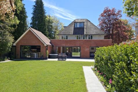 3 bedroom flat for sale