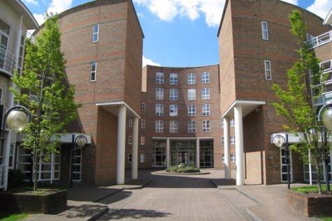 3 bedroom flat for sale