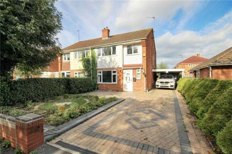 Farmfield Road, Warden Hill, Cheltenham 3 bed semi