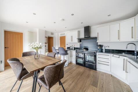 Fleckers Drive, Cheltenham... 5 bed link detached house for sale